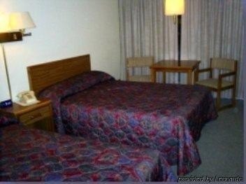Pierre Inn And Suites Room photo